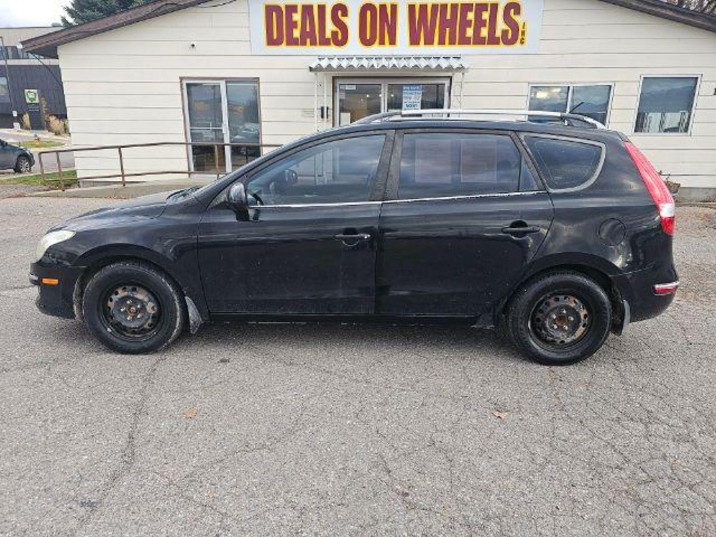 2011 Hyundai Elantra Touring SE Automatic (KMHDC8AE7BU) with an 2.0L L4 DOHC 16V engine, 4-Speed Automatic transmission, located at 1800 West Broadway, Missoula, 59808, (406) 543-1986, 46.881348, -114.023628 - Photo#5