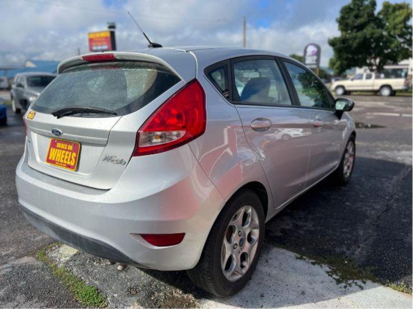 2012 Ford Fiesta SES Hatchback (3FADP4FJ5CM) with an 1.6L L4 DOHC 16V engine, located at 601 E. Idaho St., Kalispell, MT, 59901, 0.000000, 0.000000 - Photo#4