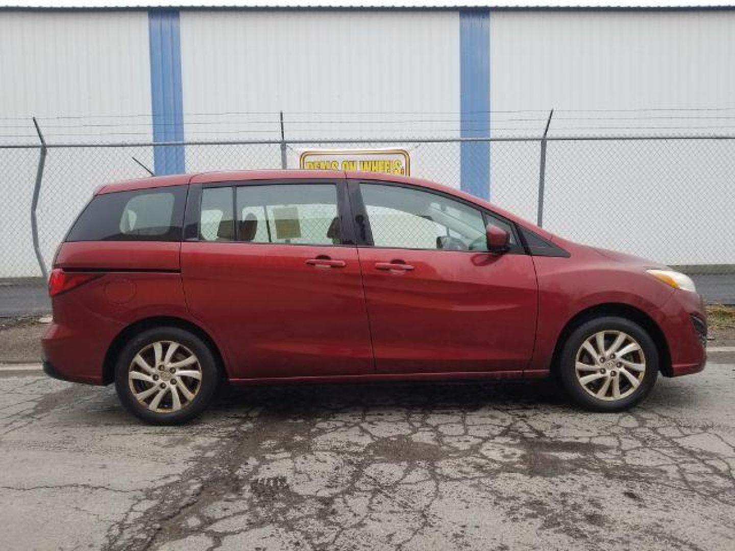 2012 Mazda MAZDA5 Sport (JM1CW2BL8C0) with an 2.5L L4 DOHC 16V engine, located at 601 E. Idaho St., Kalispell, MT, 59901, 0.000000, 0.000000 - Photo#3