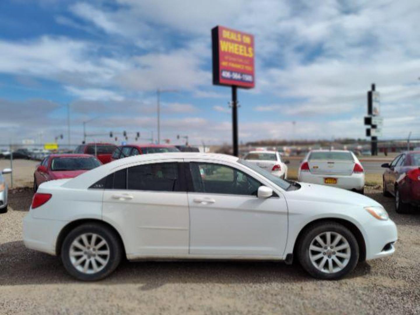 2013 Chrysler 200 Touring (1C3CCBBB3DN) with an 2.4L L4 DOHC 16V engine, 6-Speed Automatic transmission, located at 4801 10th Ave S,, Great Falls, MT, 59405, (406) 564-1505, 0.000000, 0.000000 - Photo#5