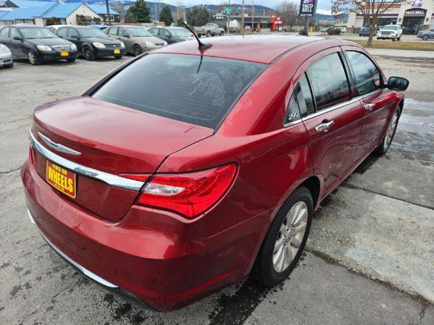 2013 Chrysler 200 Limited (1C3CCBCG7DN) with an 3.6L V6 DOHC 24V FFV engine, 6-Speed Automatic transmission, located at 601 E. Idaho St., Kalispell, MT, 59901, 0.000000, 0.000000 - Photo#4