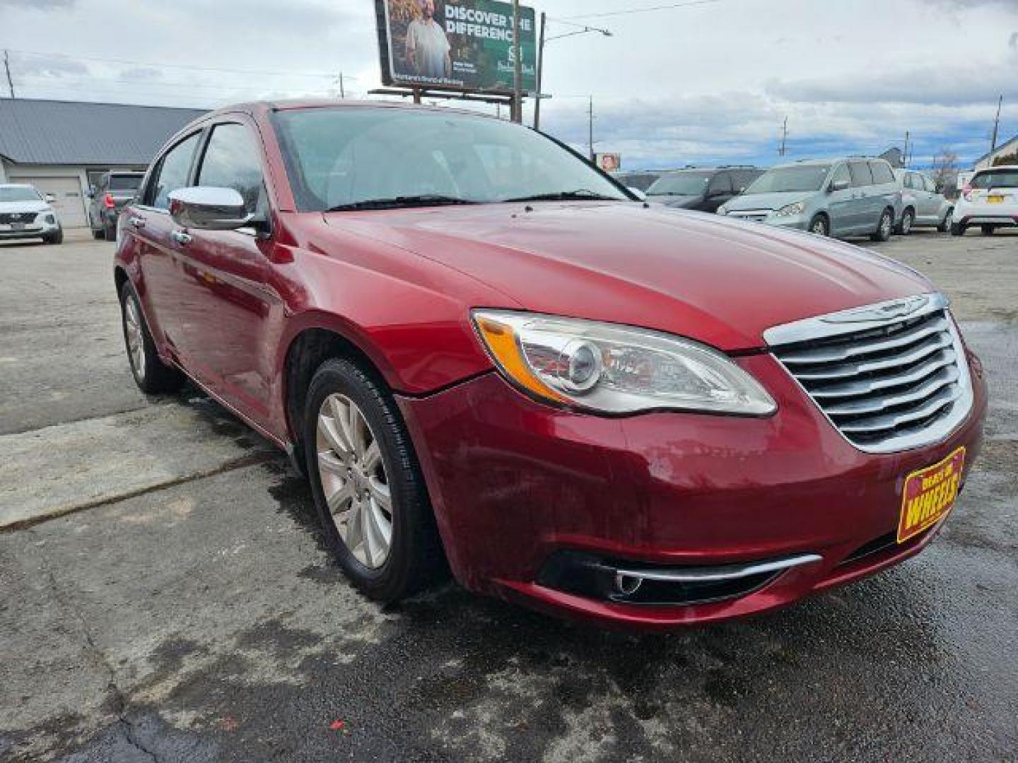 2013 Chrysler 200 Limited (1C3CCBCG7DN) with an 3.6L V6 DOHC 24V FFV engine, 6-Speed Automatic transmission, located at 601 E. Idaho St., Kalispell, MT, 59901, 0.000000, 0.000000 - Photo#6