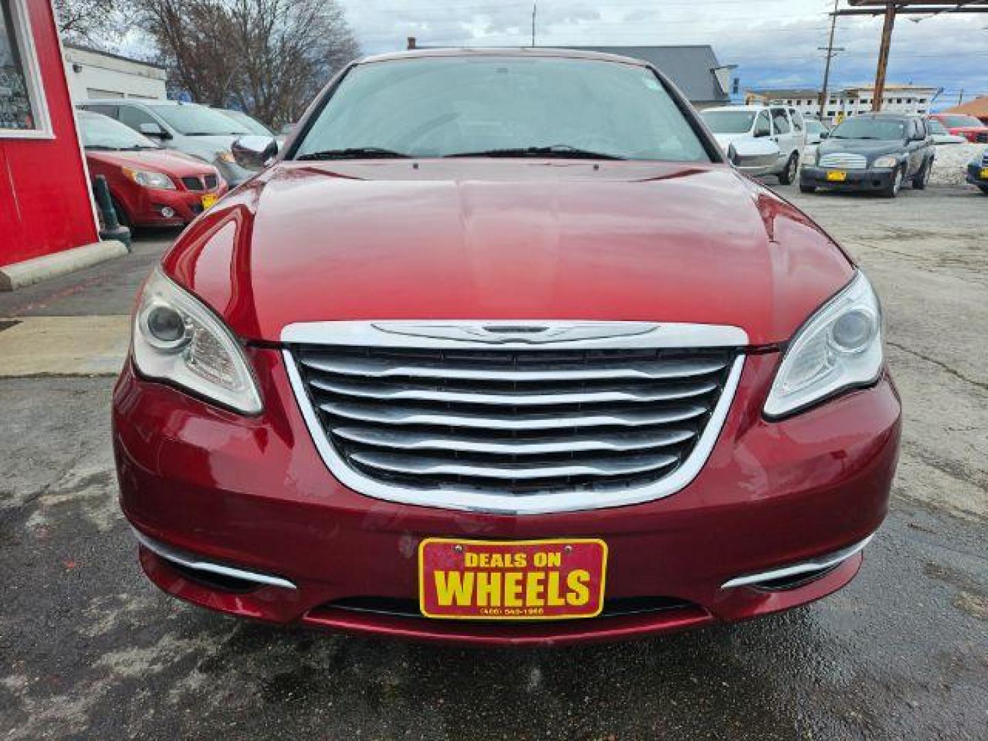 2013 Chrysler 200 Limited (1C3CCBCG7DN) with an 3.6L V6 DOHC 24V FFV engine, 6-Speed Automatic transmission, located at 601 E. Idaho St., Kalispell, MT, 59901, 0.000000, 0.000000 - Photo#7