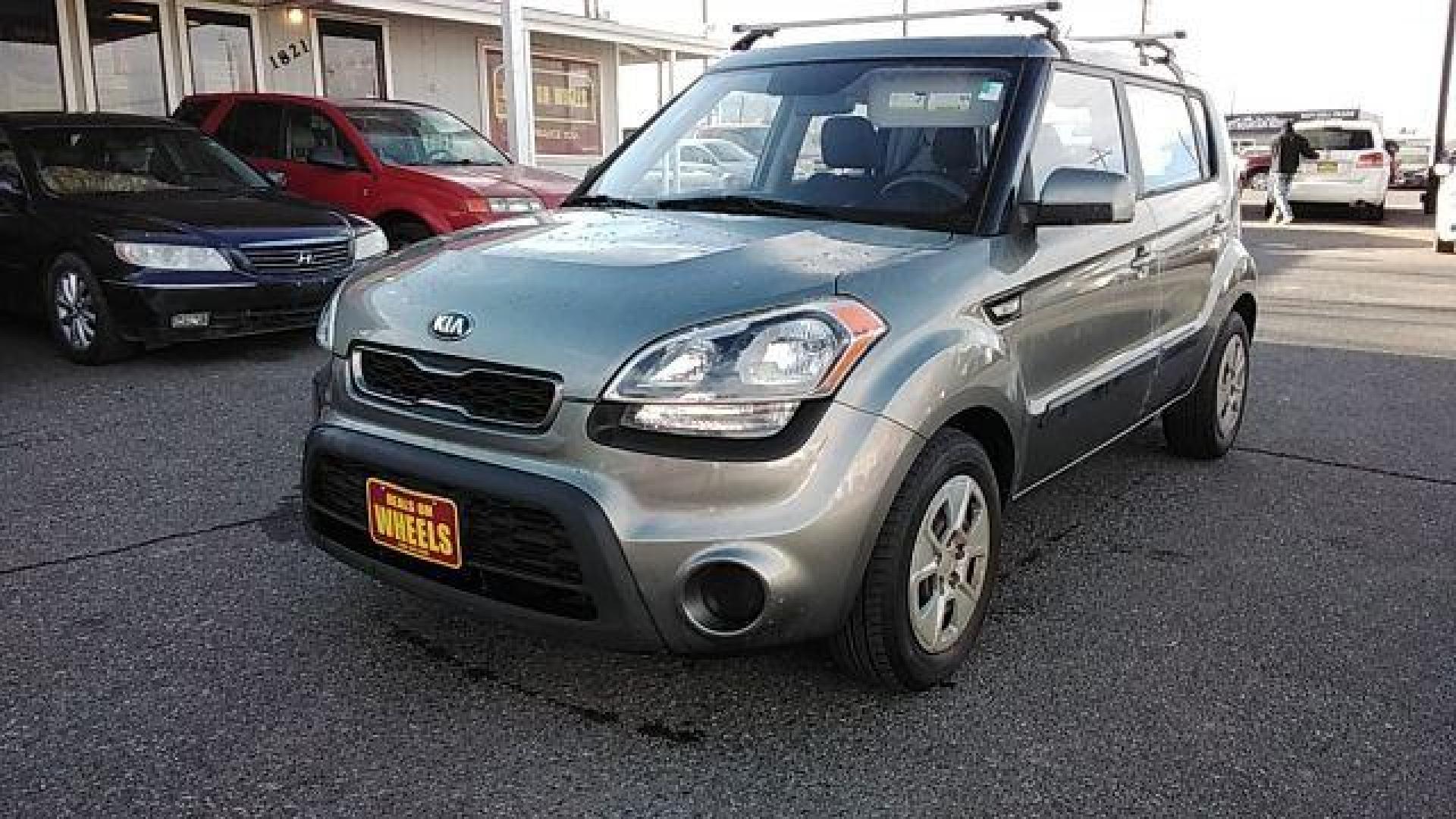 2013 Kia Soul Base (KNDJT2A59D7) with an 1.6L L4 DOHC 16V engine, 5-Speed Manual transmission, located at 1821 N Montana Ave., Helena, MT, 59601, 0.000000, 0.000000 - Photo#0