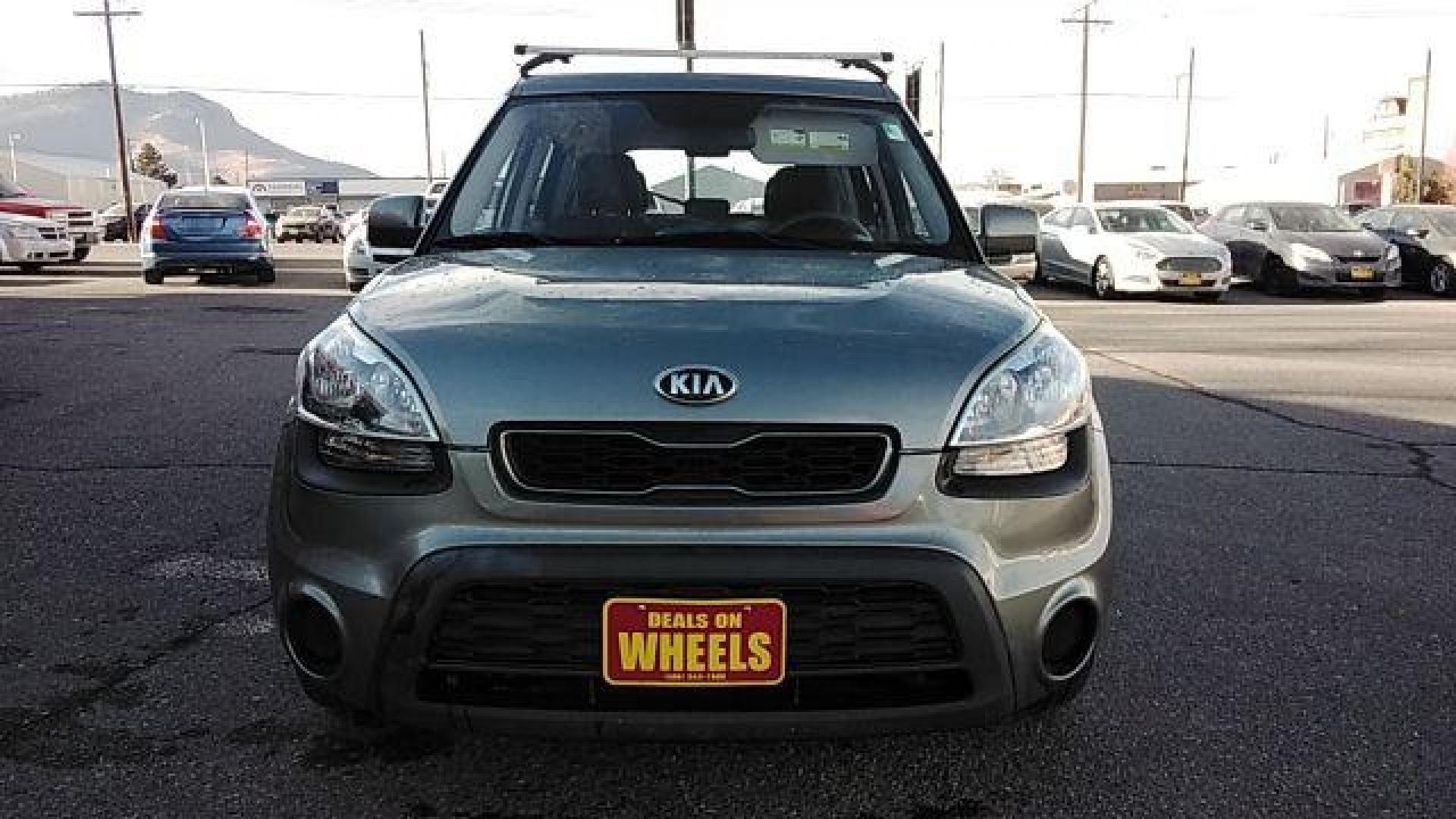 2013 Kia Soul Base (KNDJT2A59D7) with an 1.6L L4 DOHC 16V engine, 5-Speed Manual transmission, located at 1821 N Montana Ave., Helena, MT, 59601, 0.000000, 0.000000 - Photo#1