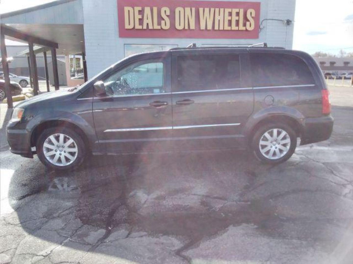 2014 Chrysler Town and Country Touring (2C4RC1BG1ER) with an 3.6L V6 DOHC 24V engine, 6-Speed Automatic transmission, located at 4047 Montana Ave., Billings, MT, 59101, 45.770847, -108.529800 - Photo#7