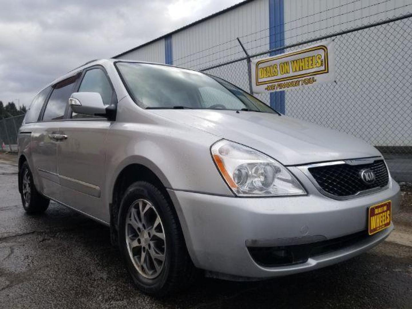 2014 Kia Sedona EX LWB (KNDMH4C76E6) with an 3.8L V6 DOHC 24V engine, 5-Speed Automatic transmission, located at 4801 10th Ave S,, Great Falls, MT, 59405, (406) 564-1505, 0.000000, 0.000000 - Photo#2