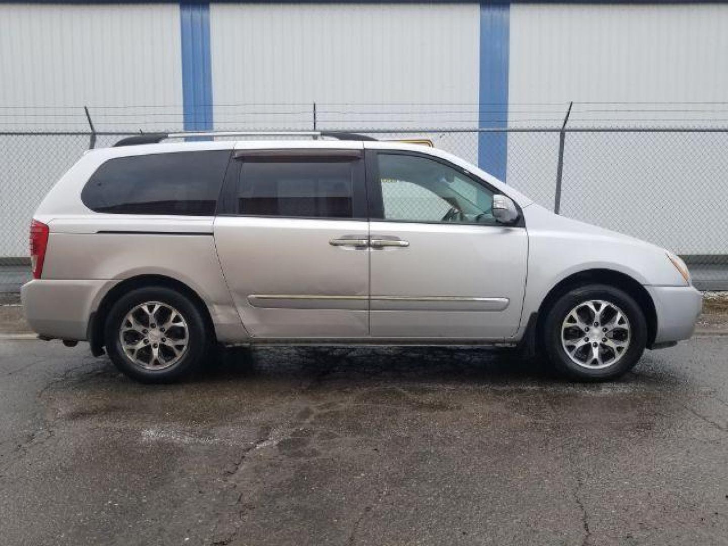 2014 Kia Sedona EX LWB (KNDMH4C76E6) with an 3.8L V6 DOHC 24V engine, 5-Speed Automatic transmission, located at 4801 10th Ave S,, Great Falls, MT, 59405, (406) 564-1505, 0.000000, 0.000000 - Photo#3