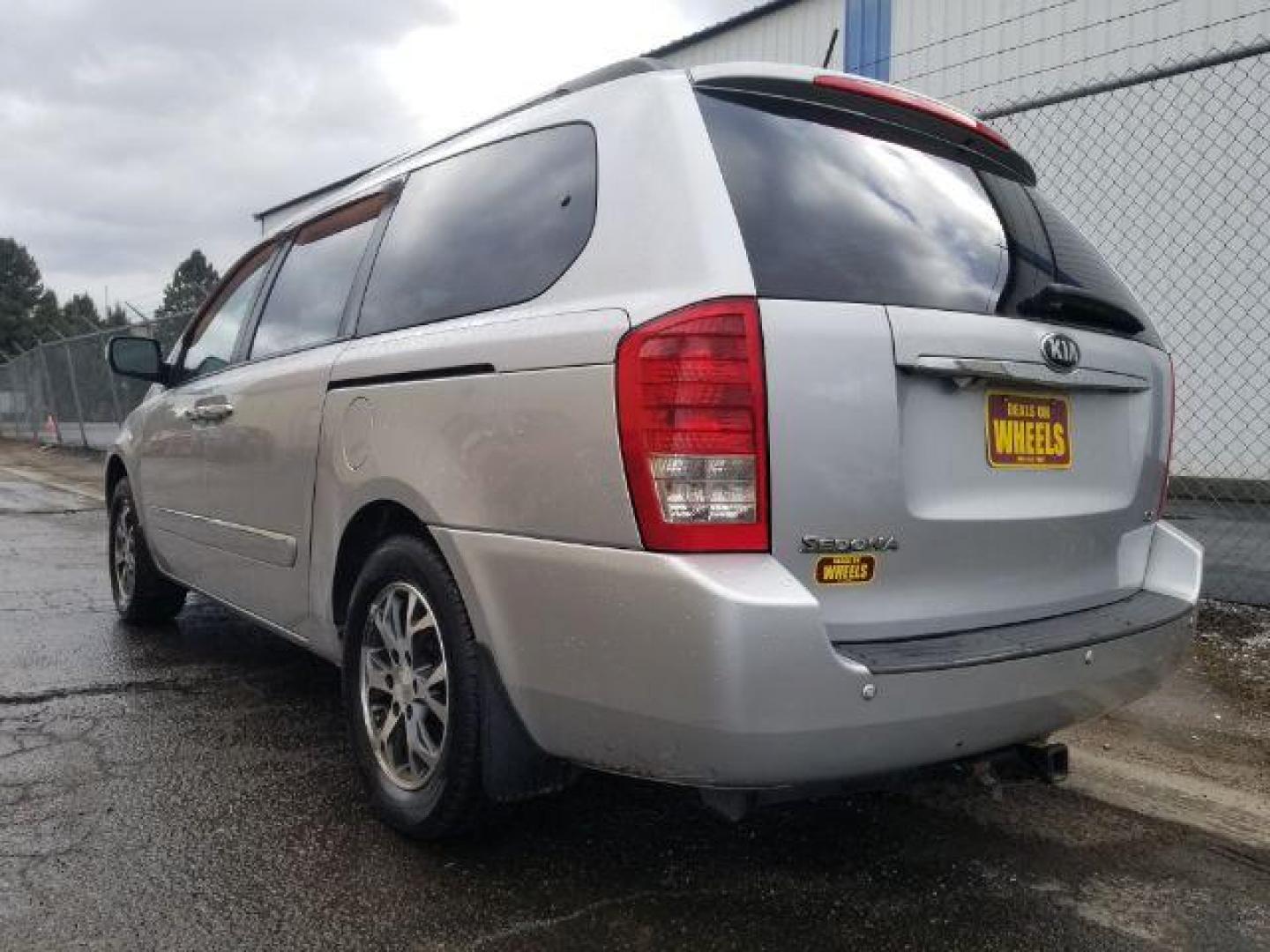 2014 Kia Sedona EX LWB (KNDMH4C76E6) with an 3.8L V6 DOHC 24V engine, 5-Speed Automatic transmission, located at 4801 10th Ave S,, Great Falls, MT, 59405, (406) 564-1505, 0.000000, 0.000000 - Photo#5