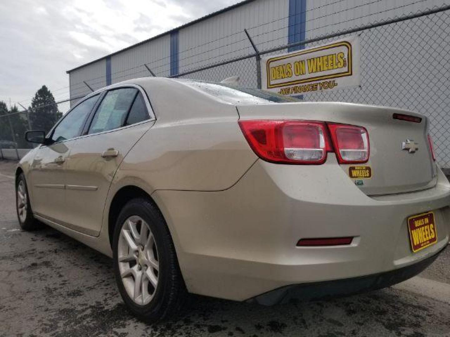 2015 Chevrolet Malibu 1LT (1G11C5SL4FF) with an 2.5L L4 DOHC 16V engine, 6-Speed Automatic transmission, located at 4801 10th Ave S,, Great Falls, MT, 59405, (406) 564-1505, 0.000000, 0.000000 - Photo#5