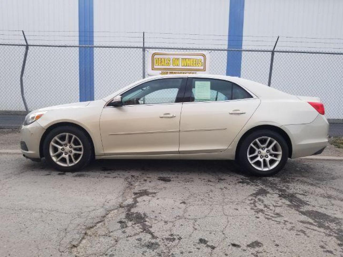 2015 Chevrolet Malibu 1LT (1G11C5SL4FF) with an 2.5L L4 DOHC 16V engine, 6-Speed Automatic transmission, located at 4801 10th Ave S,, Great Falls, MT, 59405, (406) 564-1505, 0.000000, 0.000000 - Photo#6