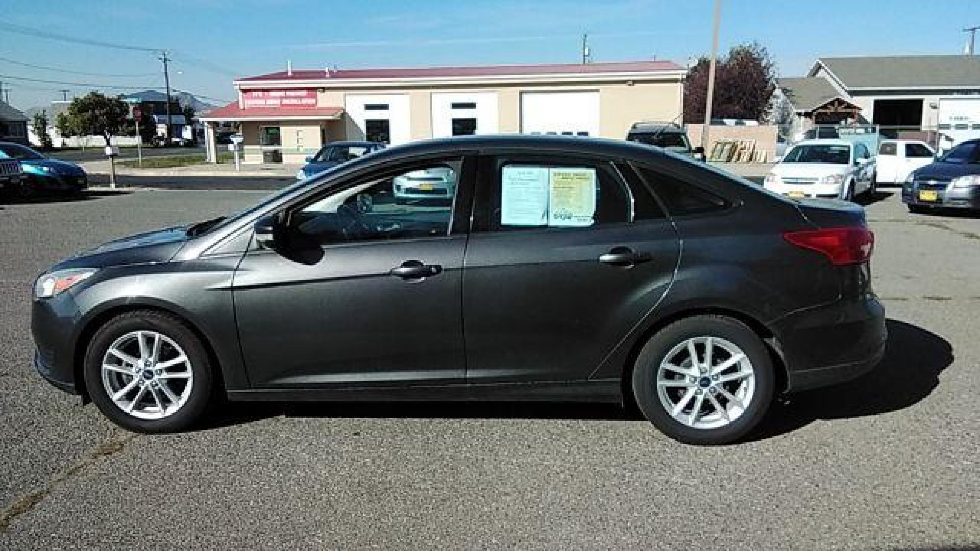 2015 Ford Focus SE Sedan (1FADP3F29FL) with an 2.0L L4 DOHC 16V engine, located at 1821 N Montana Ave., Helena, MT, 59601, 0.000000, 0.000000 - Photo#7