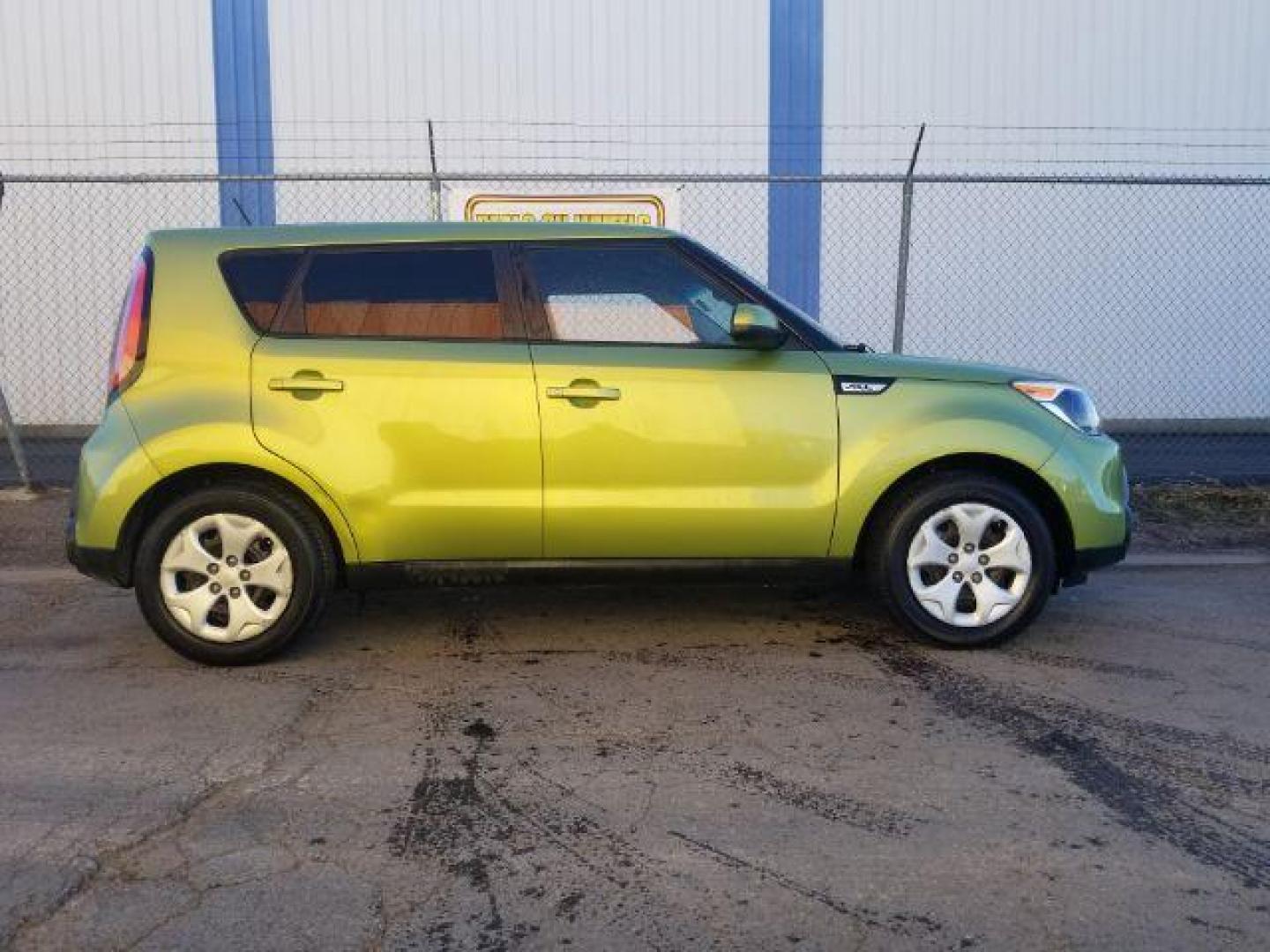 2015 Kia Soul Base (KNDJN2A26F7) with an 1.6L L4 DOHC 16V engine, located at 4801 10th Ave S,, Great Falls, MT, 59405, (406) 564-1505, 0.000000, 0.000000 - Photo#3