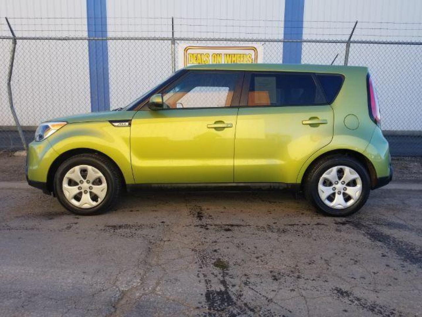 2015 Kia Soul Base (KNDJN2A26F7) with an 1.6L L4 DOHC 16V engine, located at 4801 10th Ave S,, Great Falls, MT, 59405, (406) 564-1505, 0.000000, 0.000000 - Photo#6