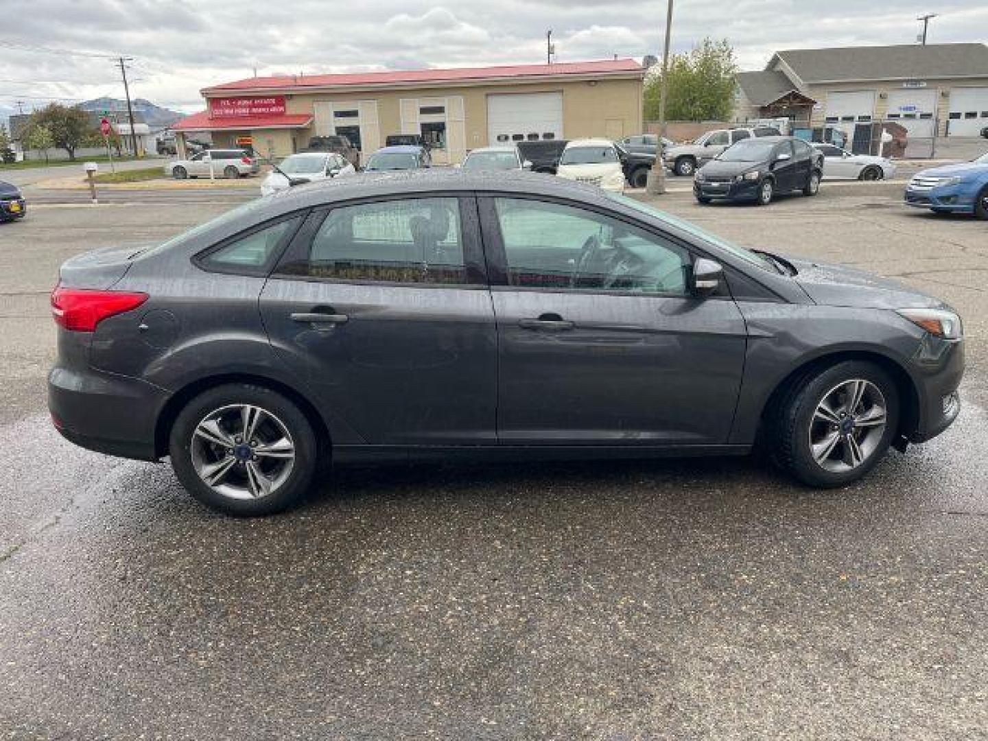 2017 Ford Focus SE Sedan (1FADP3FEXHL) with an 1.0L L3 engine, located at 1821 N Montana Ave., Helena, MT, 59601, 0.000000, 0.000000 - Photo#3